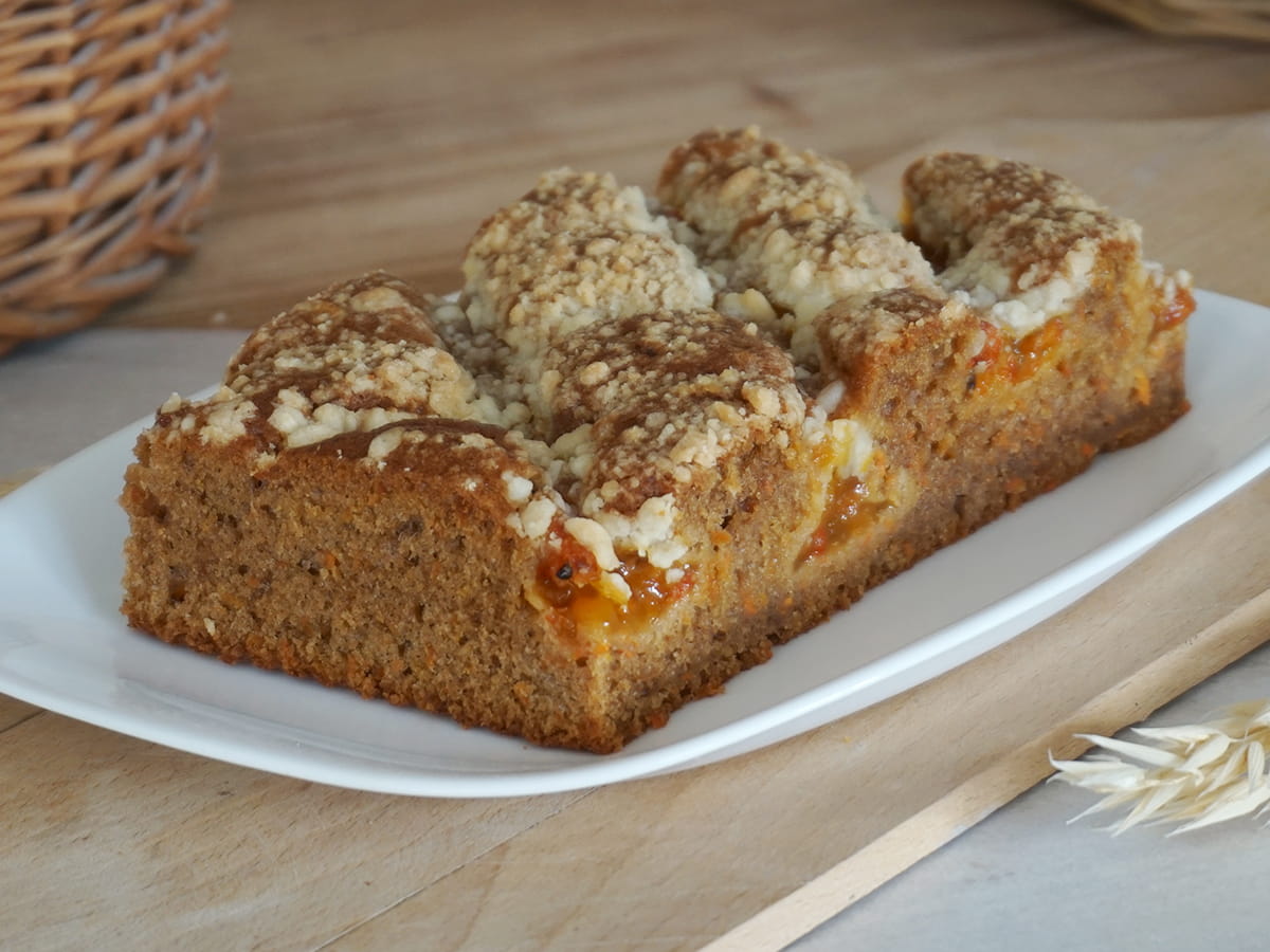 ciasto-marchewkowe-z-rokitnikiem