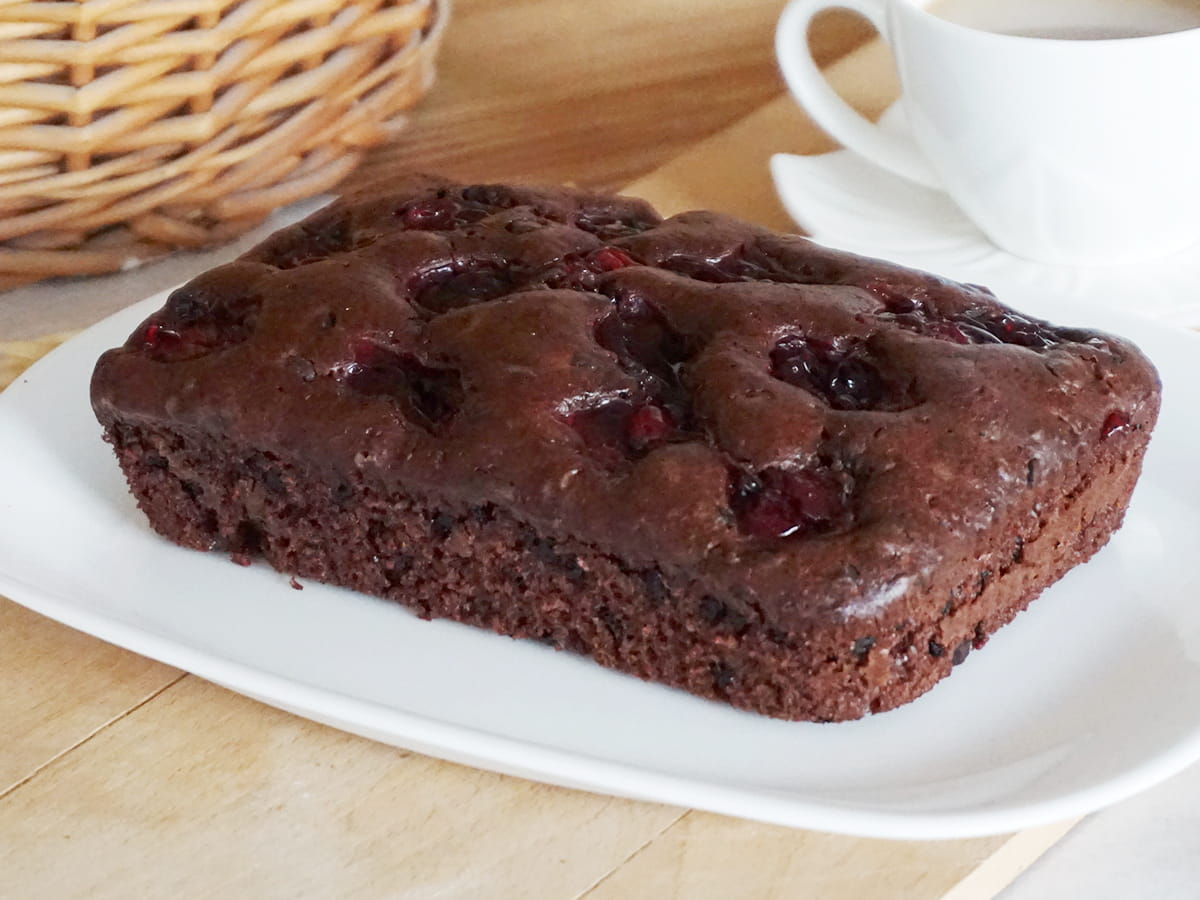 ciasto-czekoladowe-z-wisniami